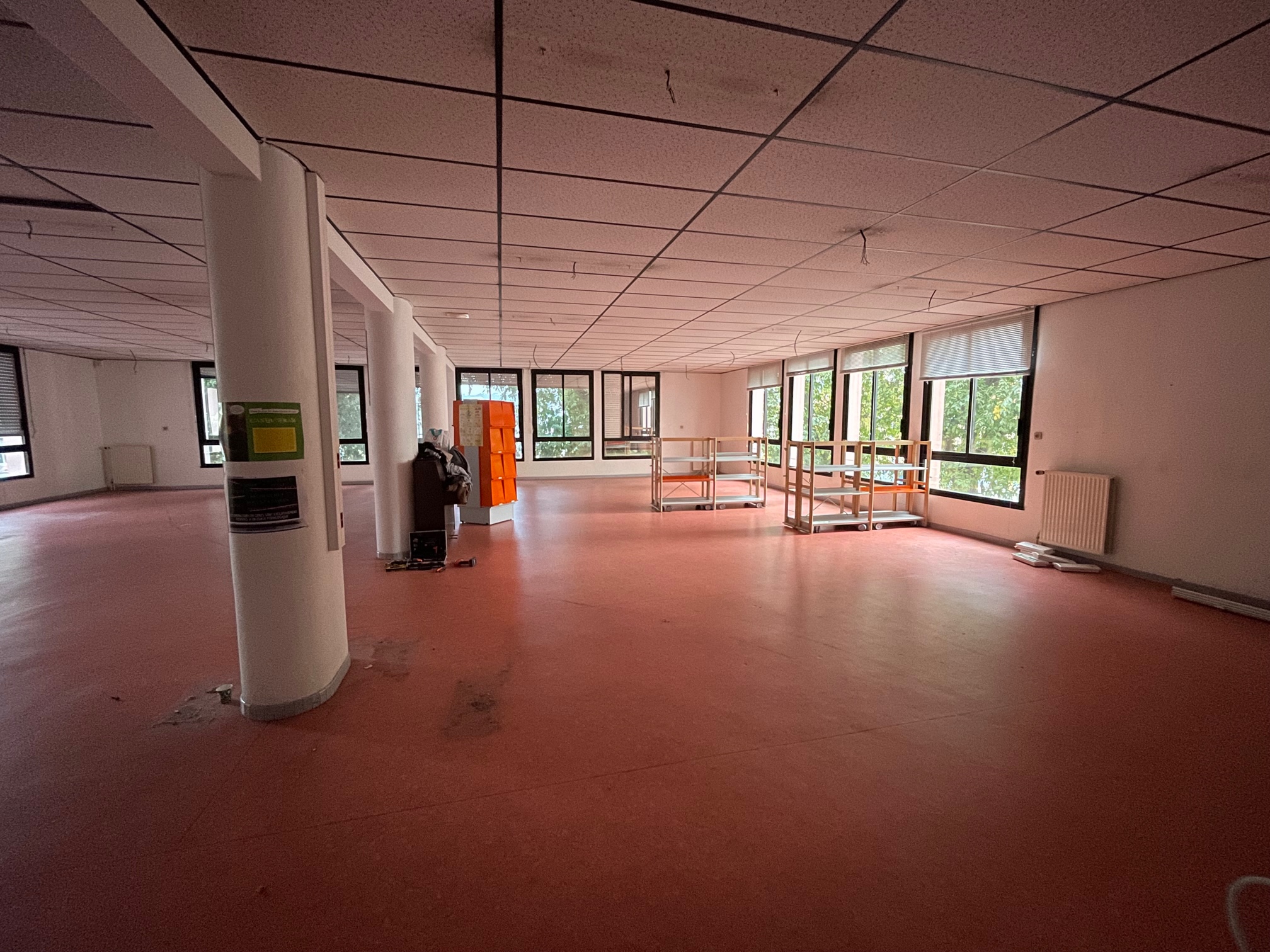 bureau-vide Bureau entreprise vide